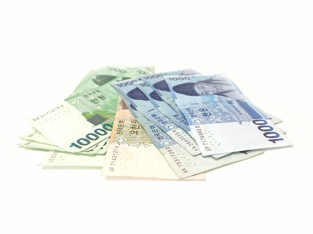 貯金とNISA、どっちを選ぶべきか迷っているあなたへ？