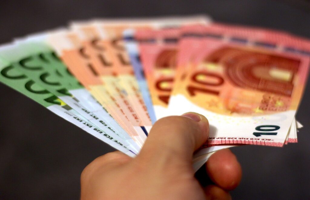 新NISAで老後資金を効率的に増やす方法は？