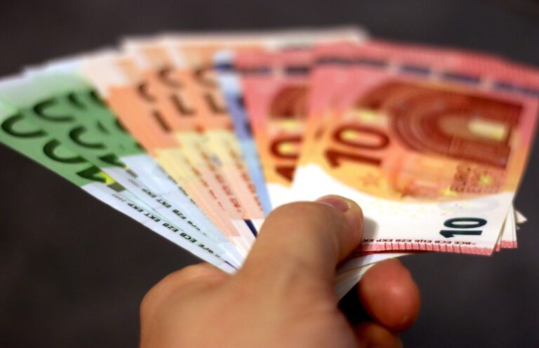 新NISAで老後資金を効率的に増やす方法は？